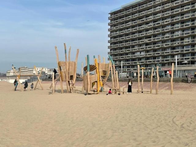 Residentie Aldis Met Zeezicht Daire Oostende Dış mekan fotoğraf